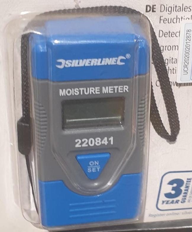 Silverline Digital Moisture Meter 6-42% Concrete: 0.2-2%