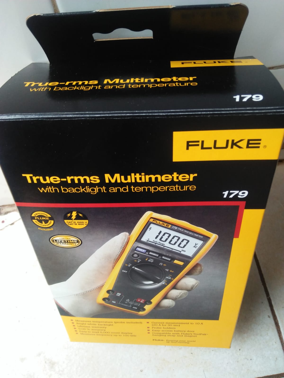 Fluke 179 TRMS Digital Multimeter with temperature readings