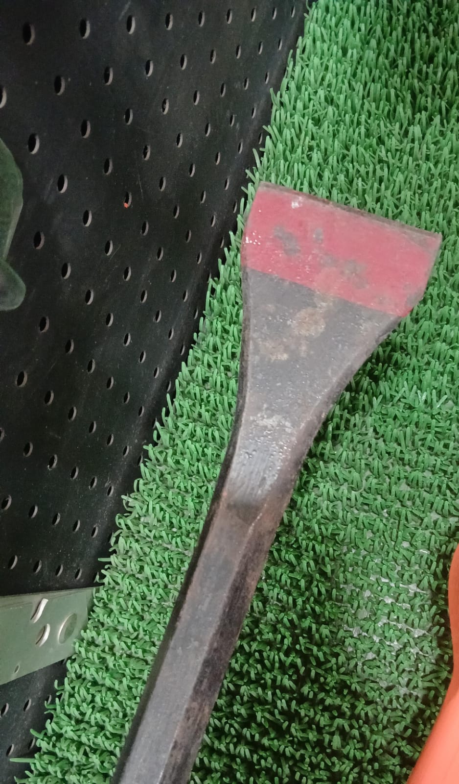 Chisel Digging Bar – Double-Ended (Point & Chisel)