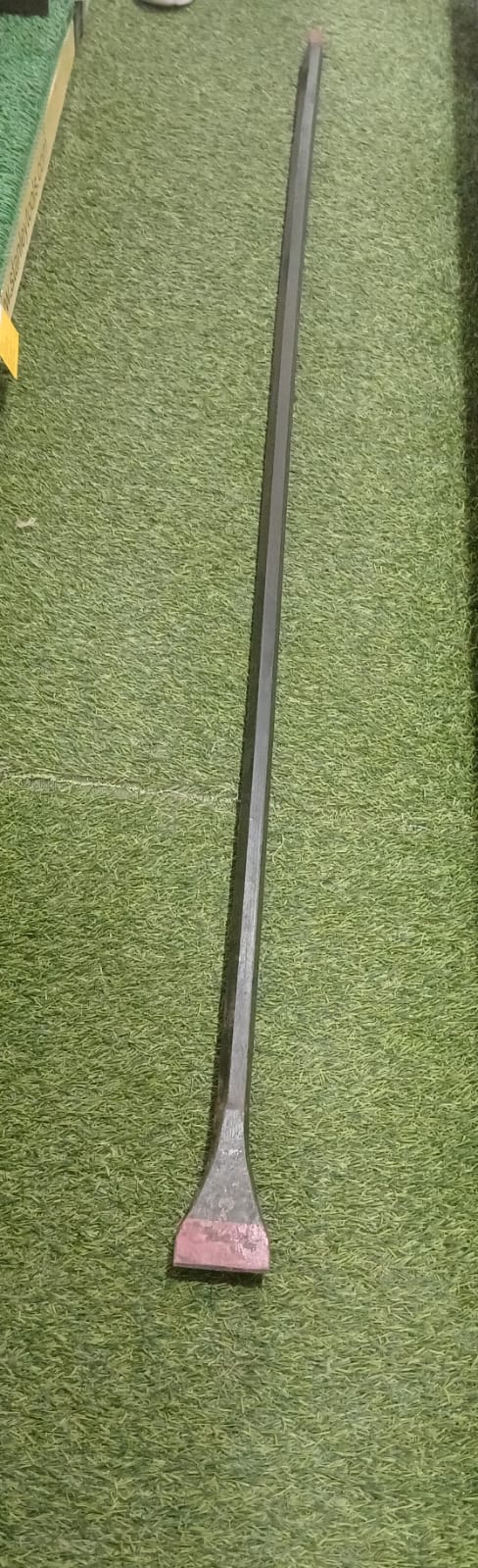 Chisel Digging Bar – Double-Ended (Point & Chisel)