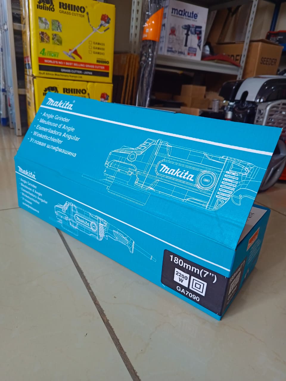 Makita GA7090 180mm (7") Angle Grinder – 2200W