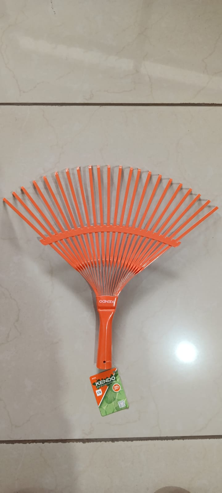 Kendo Gardening Rake Metal Fan 22T - rake head close-up