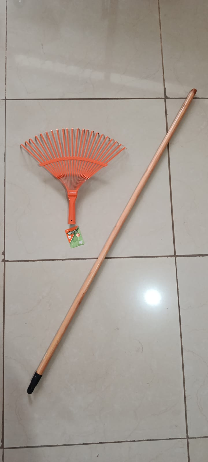 Kendo Gardening Rake Metal Fan 22T with Wooden Handle