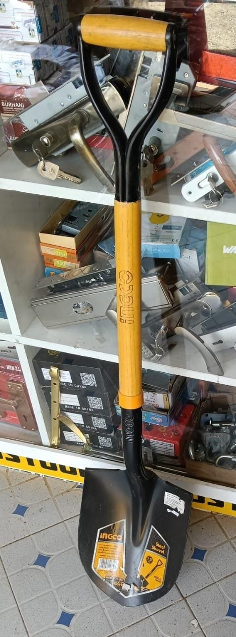 Ingco Round Shovel complete with handle