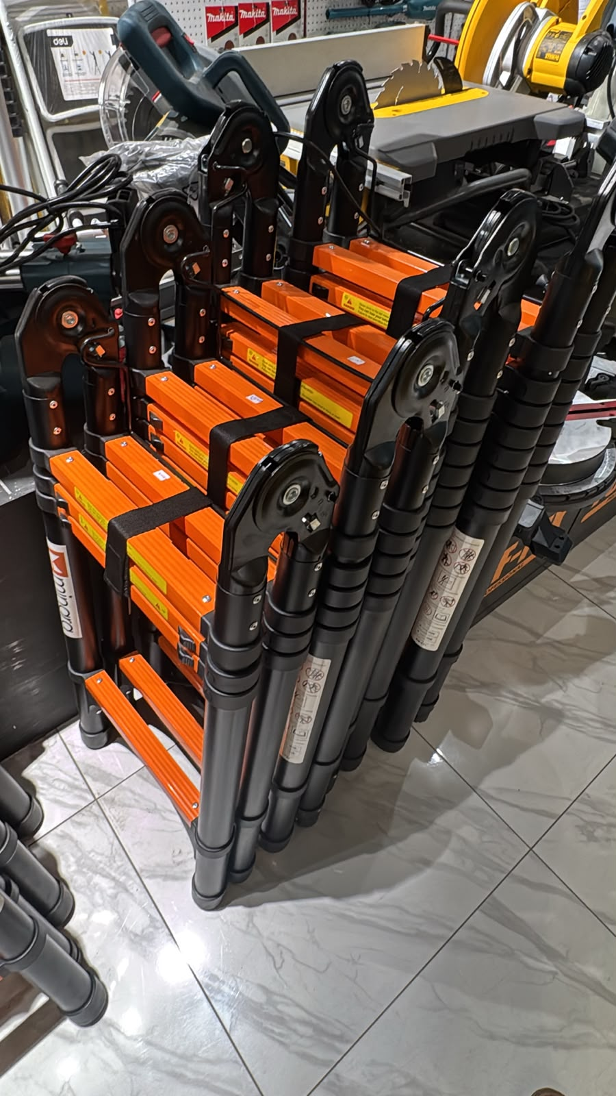 Double Function Telescopic Ladder 3.7+3.7M (7.4M) – 9+9 Steps