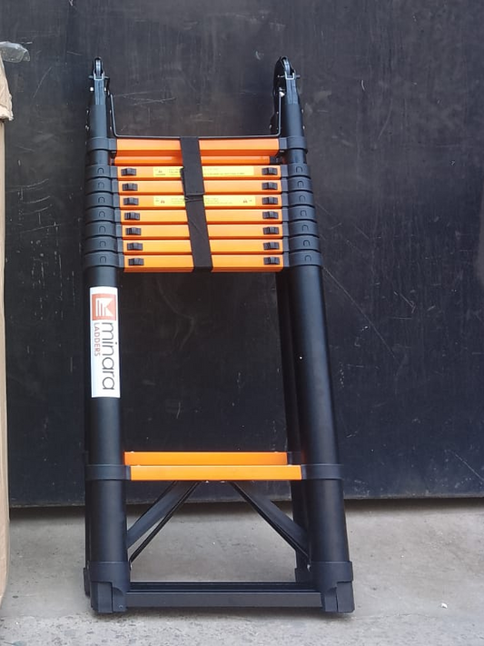 Telescopic ladder with orange rungs and black metal steps