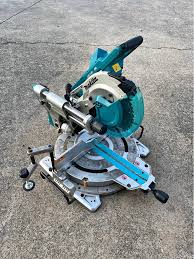 Makita Cordless Circular Saw – Model DHS660RFJ